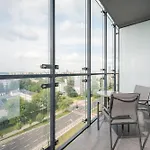 Comfort By Bookinghost Apartment