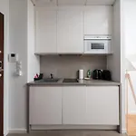 Comfort By Bookinghost Apartment