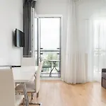 Apartment Comfort By Bookinghost *