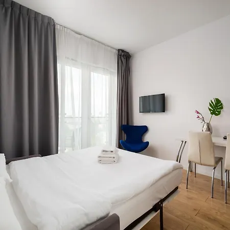 Comfort By Bookinghost Appartement Warschau