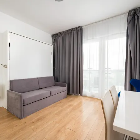 Comfort By Bookinghost * Warsaw