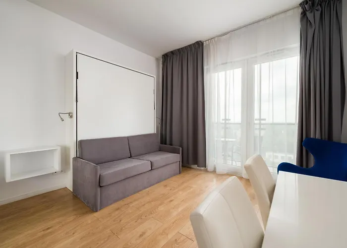 Comfort By Bookinghost * وارسو