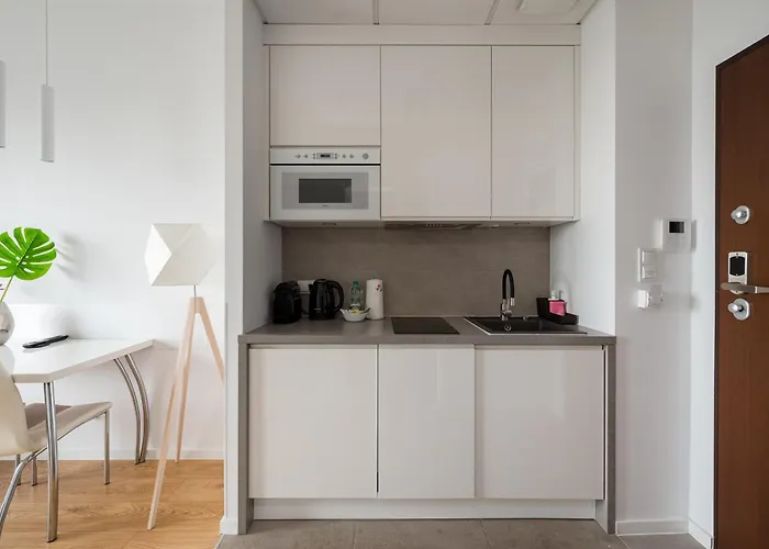 شقة Comfort By Bookinghost وارسو