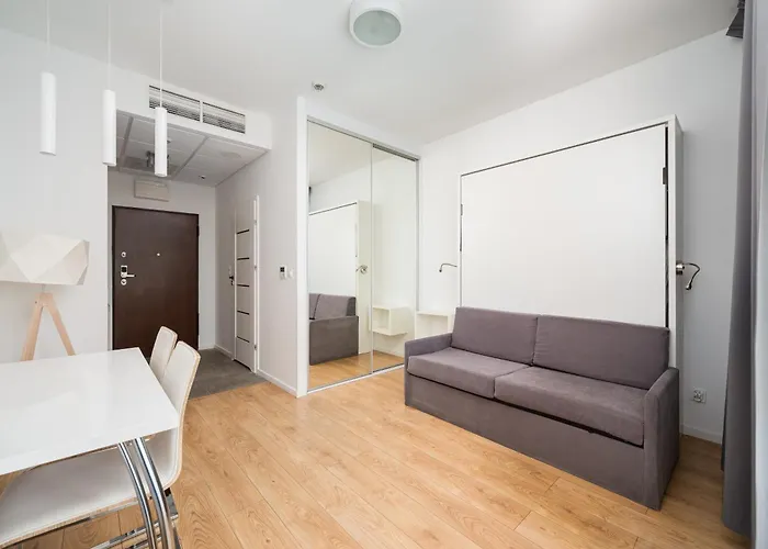 شقة Comfort By Bookinghost وارسو