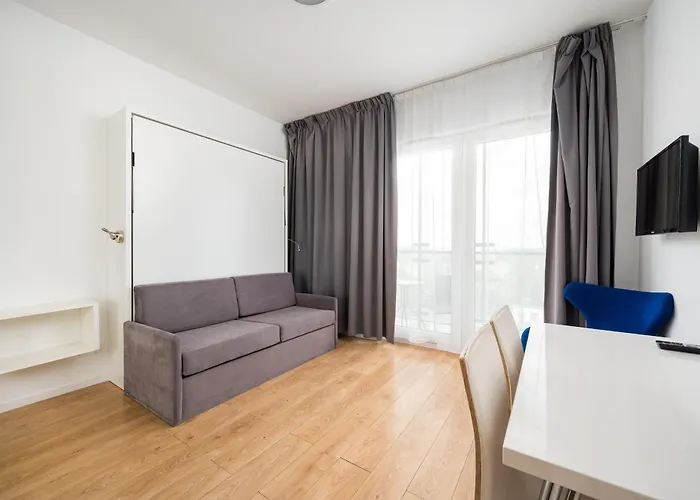 Comfort By Bookinghost * وارسو