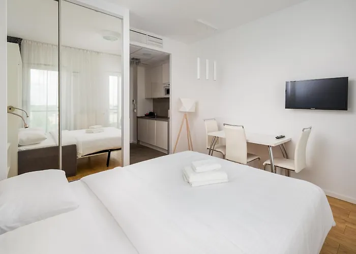 Comfort By Bookinghost وارسو