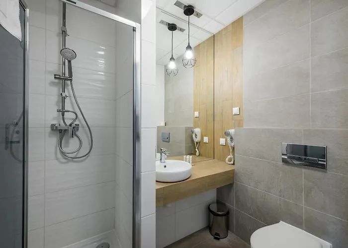 Comfort By Bookinghost * وارسو